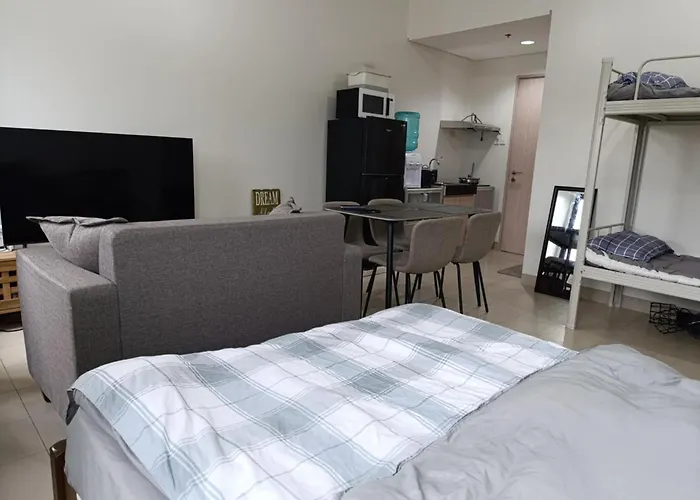 The Hill Crest Apartment *